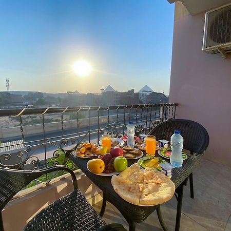 Young Pharaoh View Inn 카이로 외부 사진